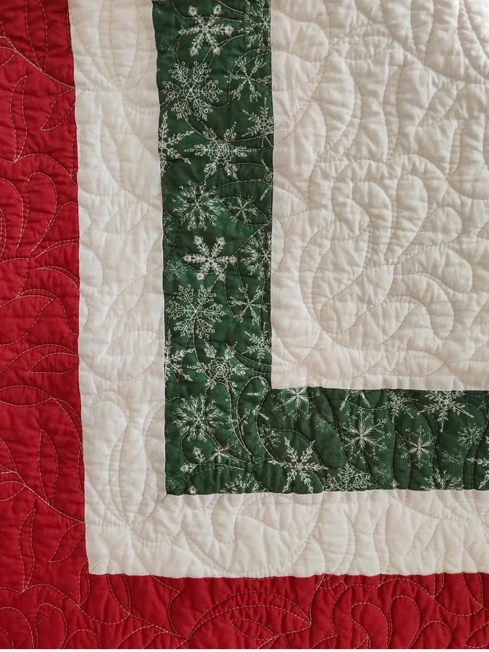 Star Pattern Red and Green Quilt Set - Home Bedding